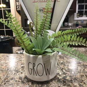 Rae Dunn planter. Plant not included